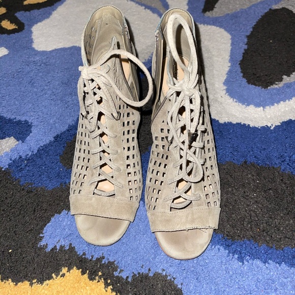 Green Gianni Bini sandal - Picture 1 of 4